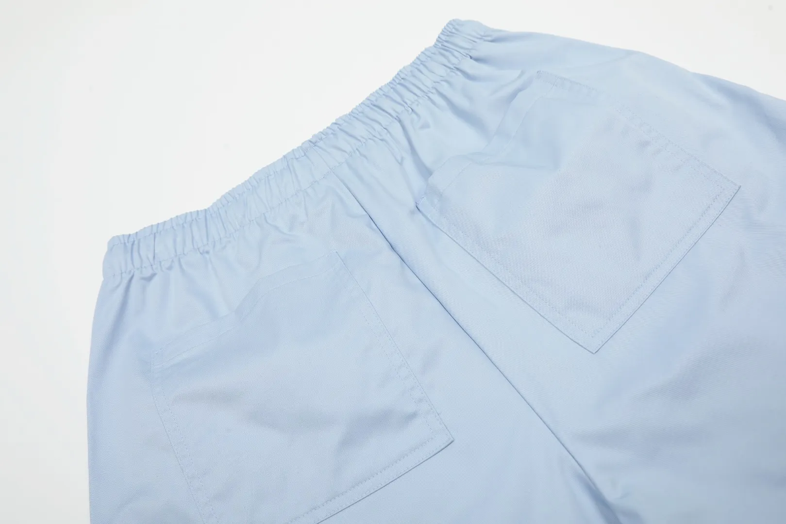 P166 💰 "Top quality" Style number: 1102# [Ralph Lauren Paul small label war horse basic classic shorts] ✅Ralph Lauren Ralph Lauren dopamine war horse small label outdoor shorts ✅Summer fresh, classic and versatile drawstring basic classic shorts ✅Lazy style must-have item The upper body has a fresh feeling ✅Nylon silk floss is smooth and soft, highly breathable and not stuffy ✅Specialized for platform live broadcast, wholesale entity, summer running volume ✅Simple and easy to match, light American style, super great ✅Standard for summer, small and sexy is YYDS, a must-have for petite girls. Size: S-L #Elastic waistline can be stretched. Color: Black, White, Light Blue, Off-white, Pink, Light Green, Khaki